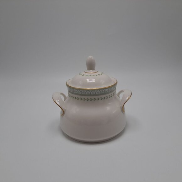 Royal Doulton Berkshire Lidded Sugar Bowl Bone China Gold Trim Green Leaf Design - Picture 1 of 11